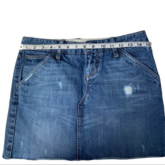 X2 DENIM LABORATORY Distressed Denim Skirt. Size: 2 - Picture 4 of 6